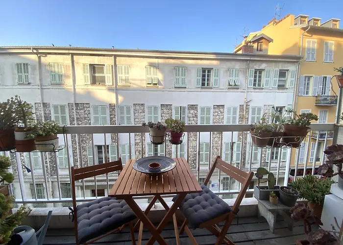 Sunny Apartment Garibaldi Port, Free Private Parking